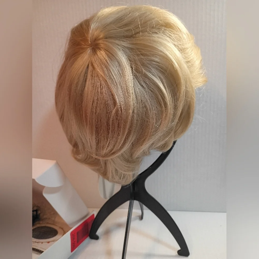 Pixie Cut Wigs Synthetic Short Blonde Pixie Haircut Wig‎ with Bangs Glueless